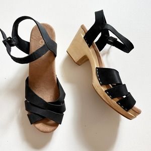 Toms Strappy Leather Clog Sandals Wood Soles (size 7.5)